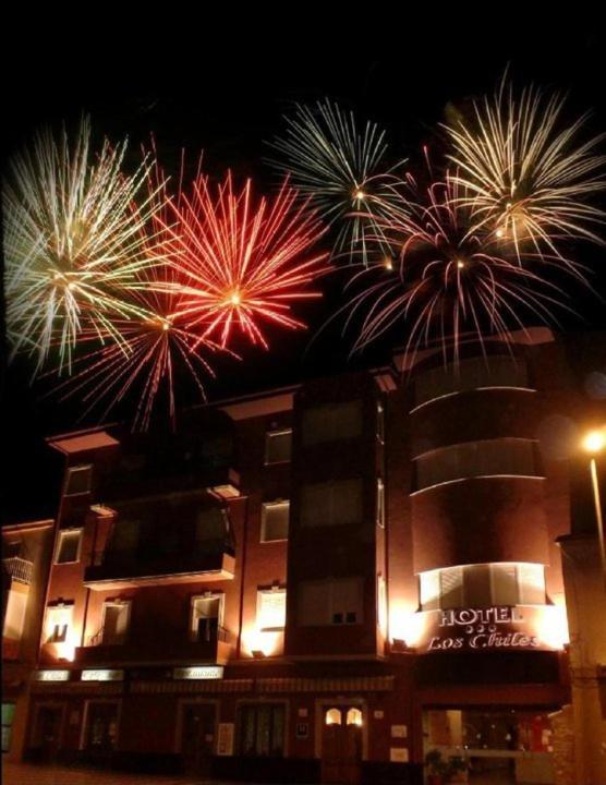 Hotel Los Chiles Villanueva Del Arzobispo Exteriér fotografie