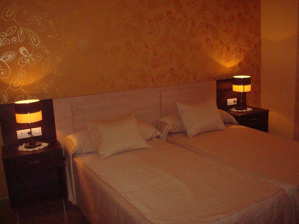 Hotel Los Chiles Villanueva Del Arzobispo Exteriér fotografie